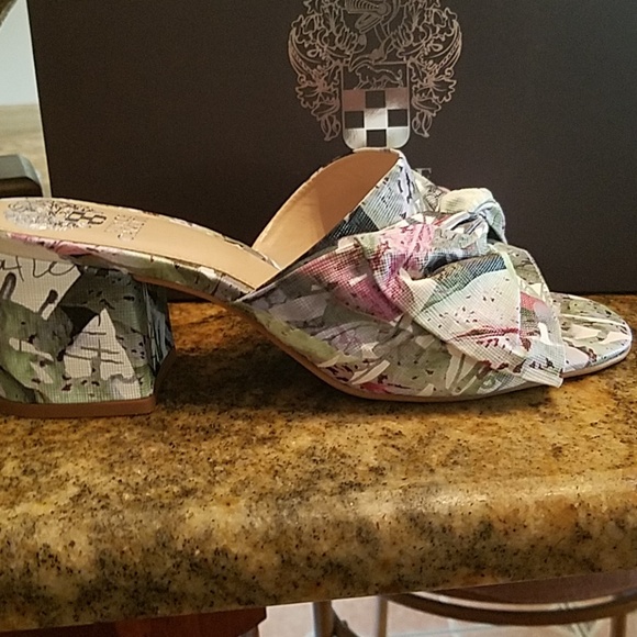 VINCE CAMUTO | Knotted Bow Mule Sandal NIB - Picture 4 of 8